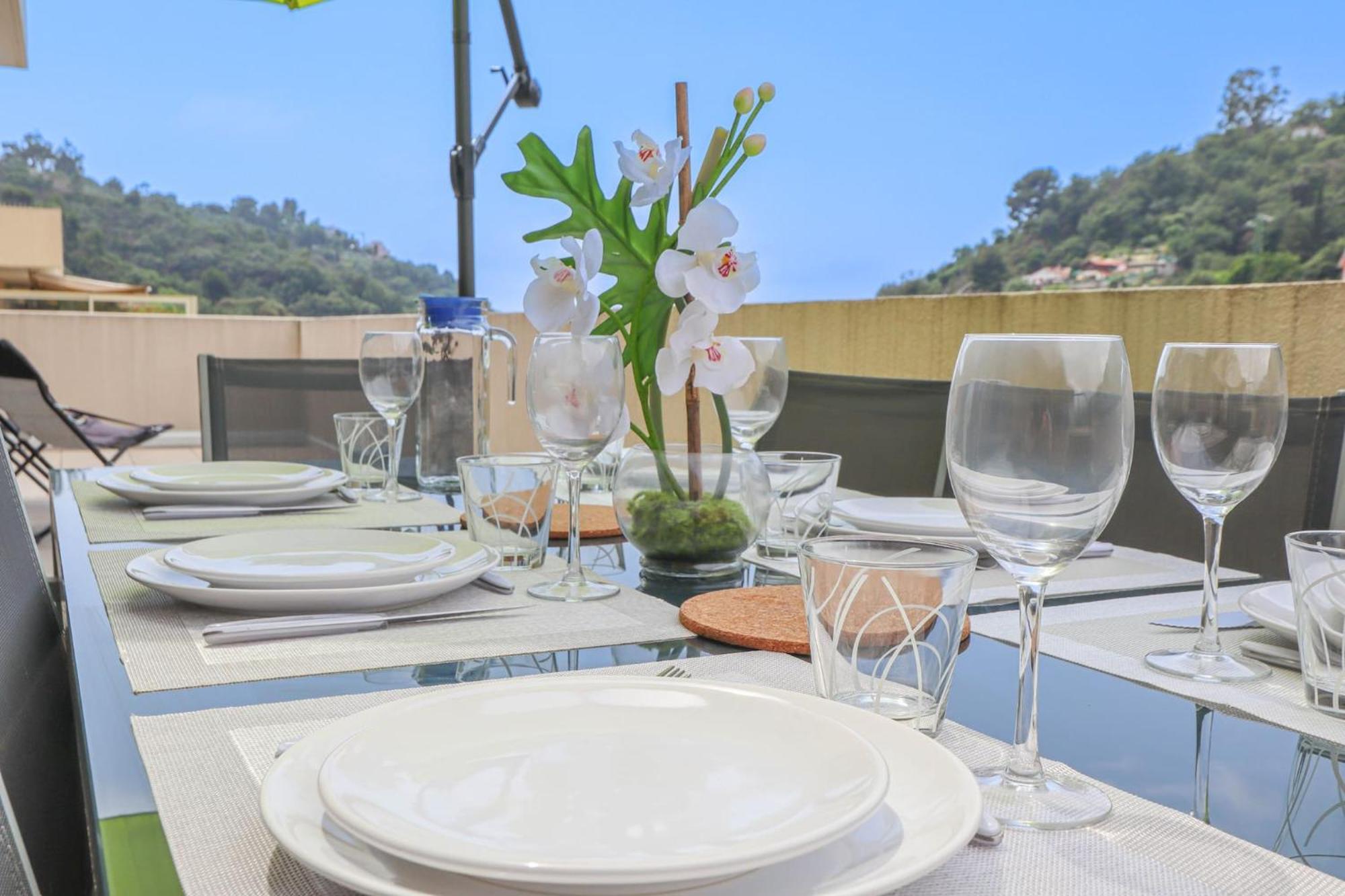 Spacieux Rooftop Parking, Terrasse Ensoleillee Menton Luaran gambar