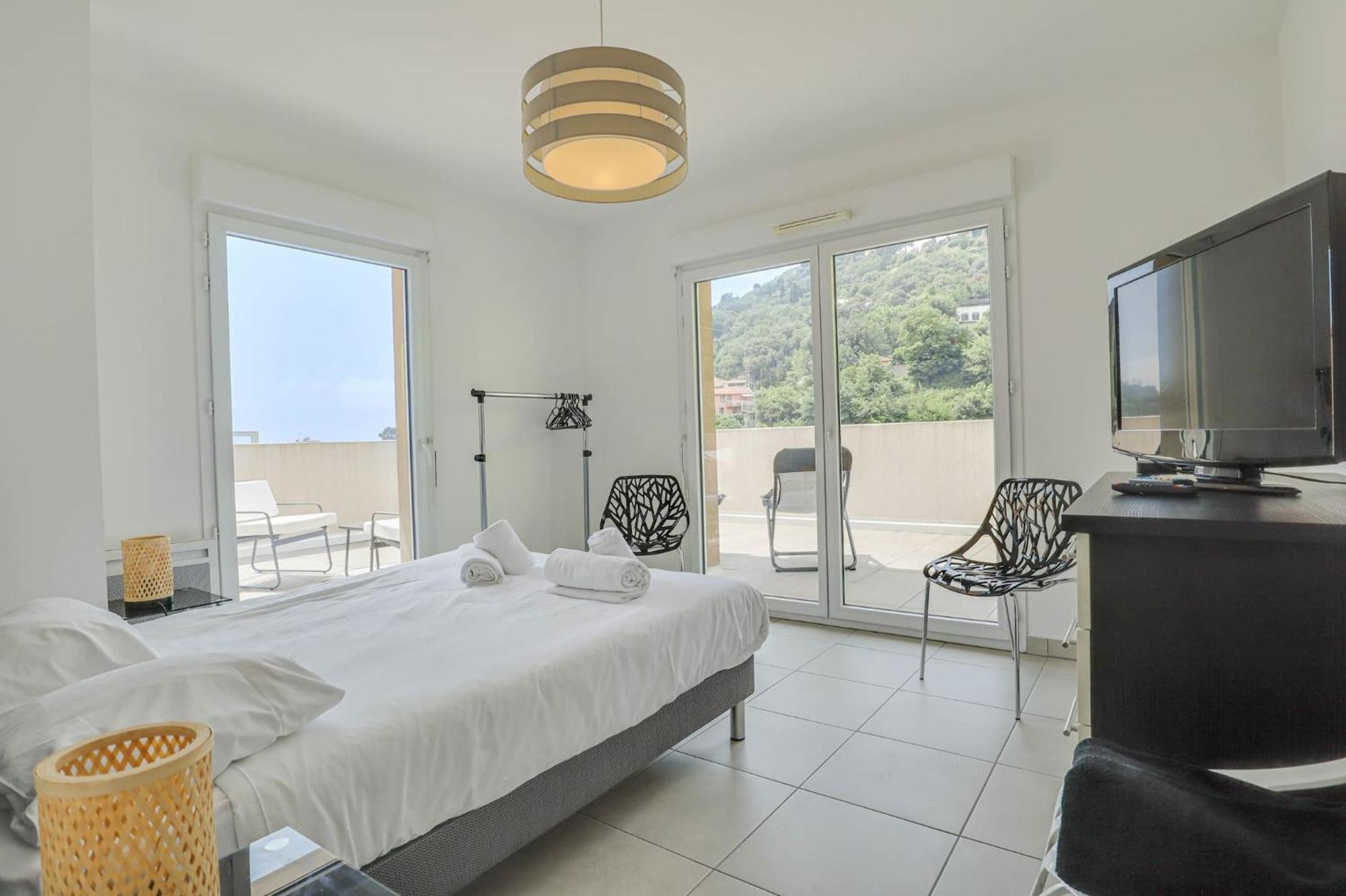 Spacieux Rooftop Parking, Terrasse Ensoleillee Menton Luaran gambar