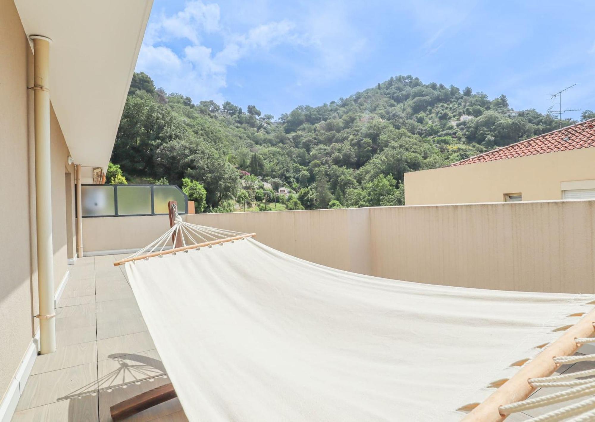 Spacieux Rooftop Parking, Terrasse Ensoleillee Menton Luaran gambar